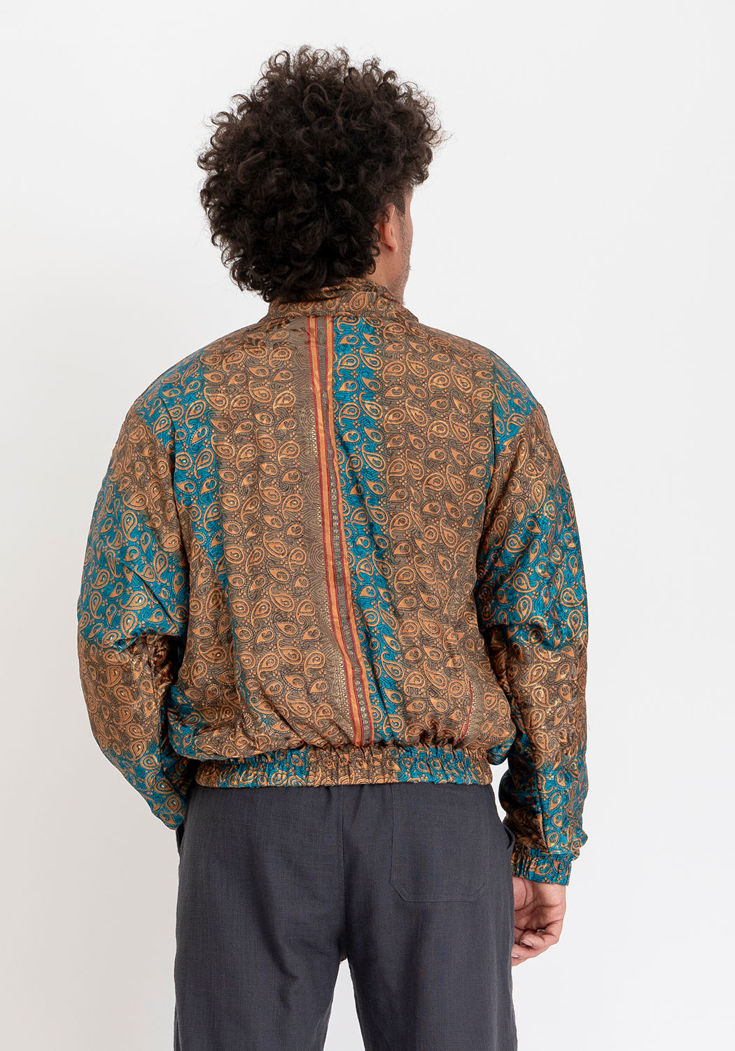 Karmesinrote &amp; kupferfarbene Brokat wendbare Vintage-Sari Bomberjacke