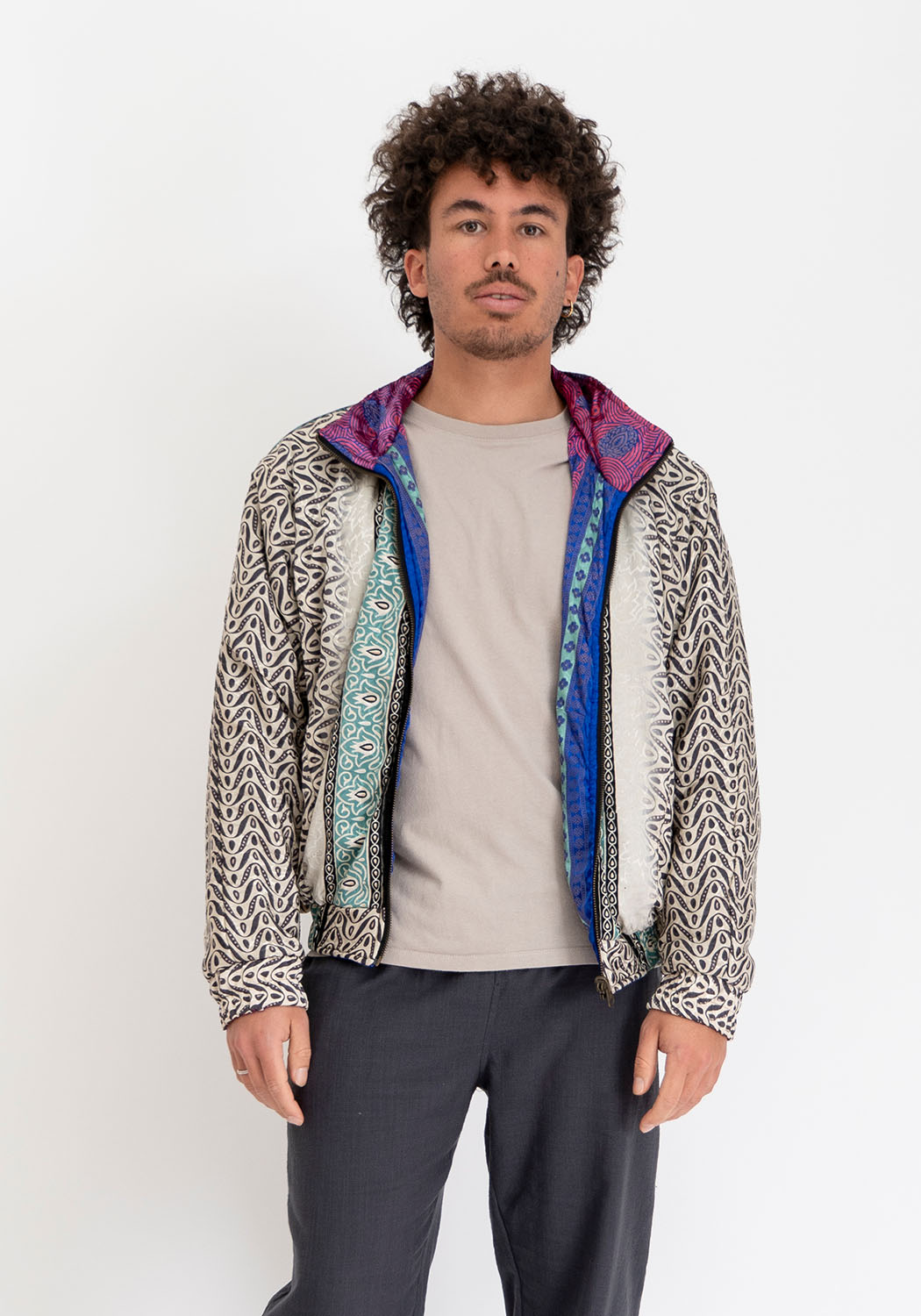 Türkis-blaue & bronzefarbene wendbare Vintage-Sari Bomberjacke