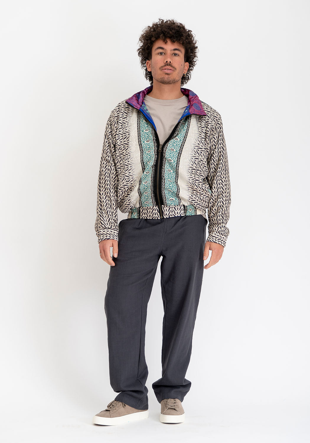 Türkis-blaue & bronzefarbene wendbare Vintage-Sari Bomberjacke