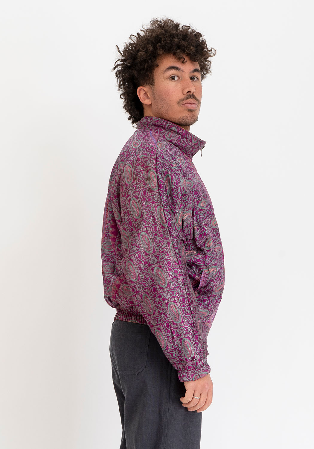 Wende-Sari-Bomberjacke – Ziegelrot mit Labyrinthmuster &amp; Pflaumen-Paisley