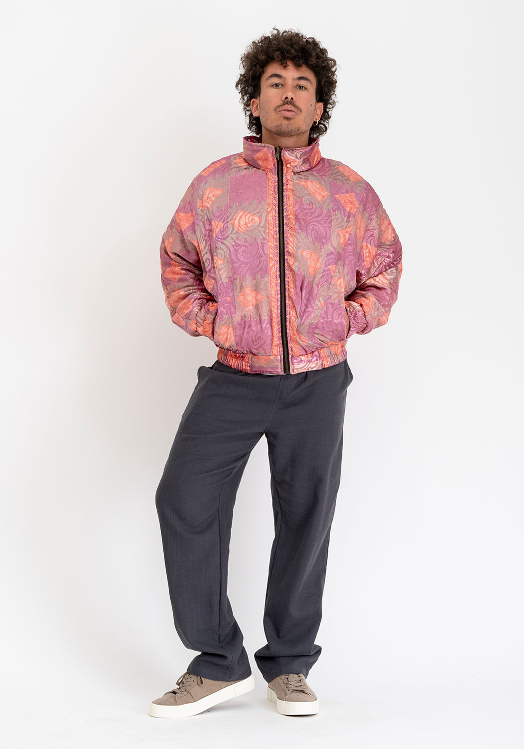 Wattierte Wende-Sari-Bomberjacke – Sunset-Pink Collage & Magenta-Streifen