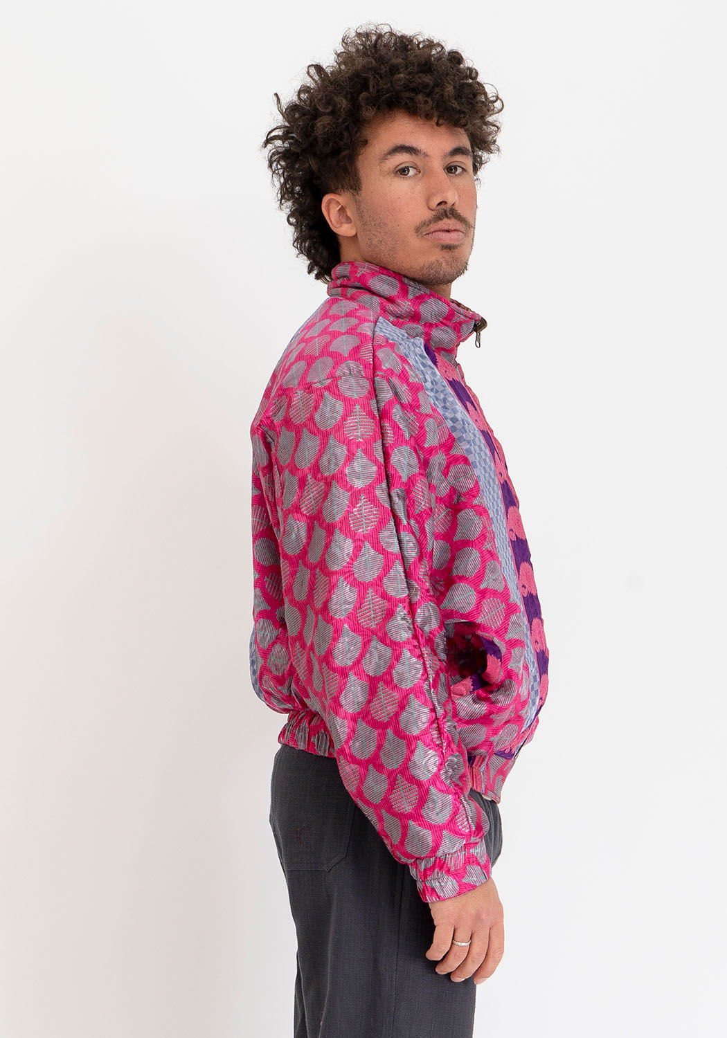 Wattierte Wende-Sari-Bomberjacke – Sunset-Pink Collage &amp; Magenta-Streifen