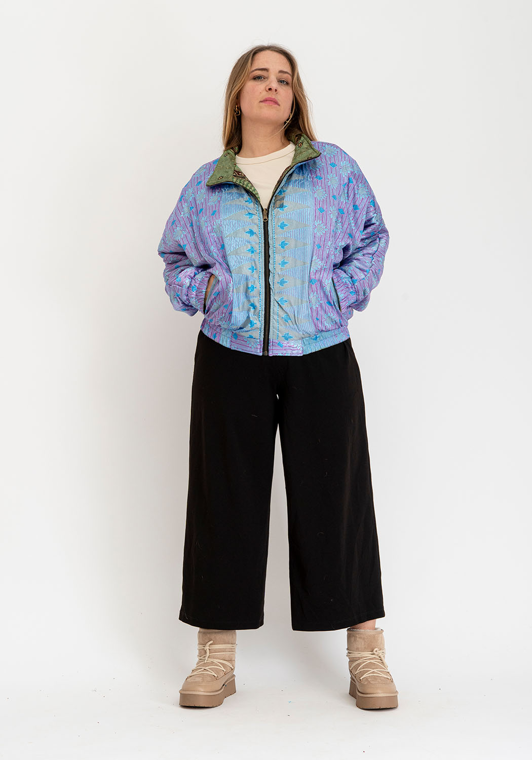 Wendejacke aus Vintage-Sari – Salbei-Paisley &amp; Lavendel-Zickzack