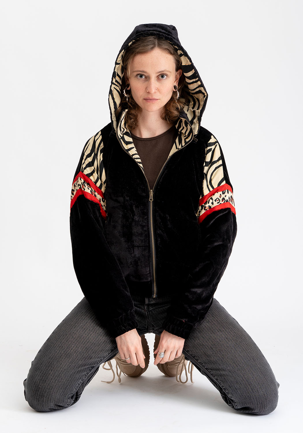 Wendbare Cropped Winterjacke mit Zebra- und Leopardenmuster