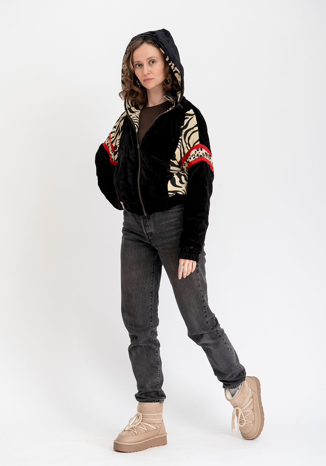 Wendbare Cropped Winterjacke mit Zebra- und Leopardenmuster