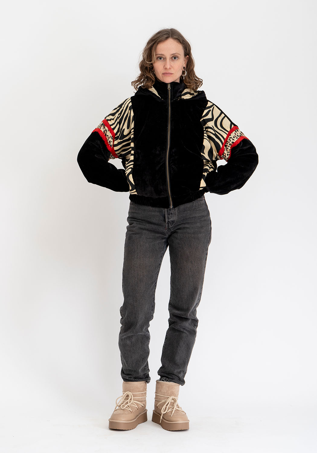 Wendbare Cropped Winterjacke mit Zebra- und Leopardenmuster