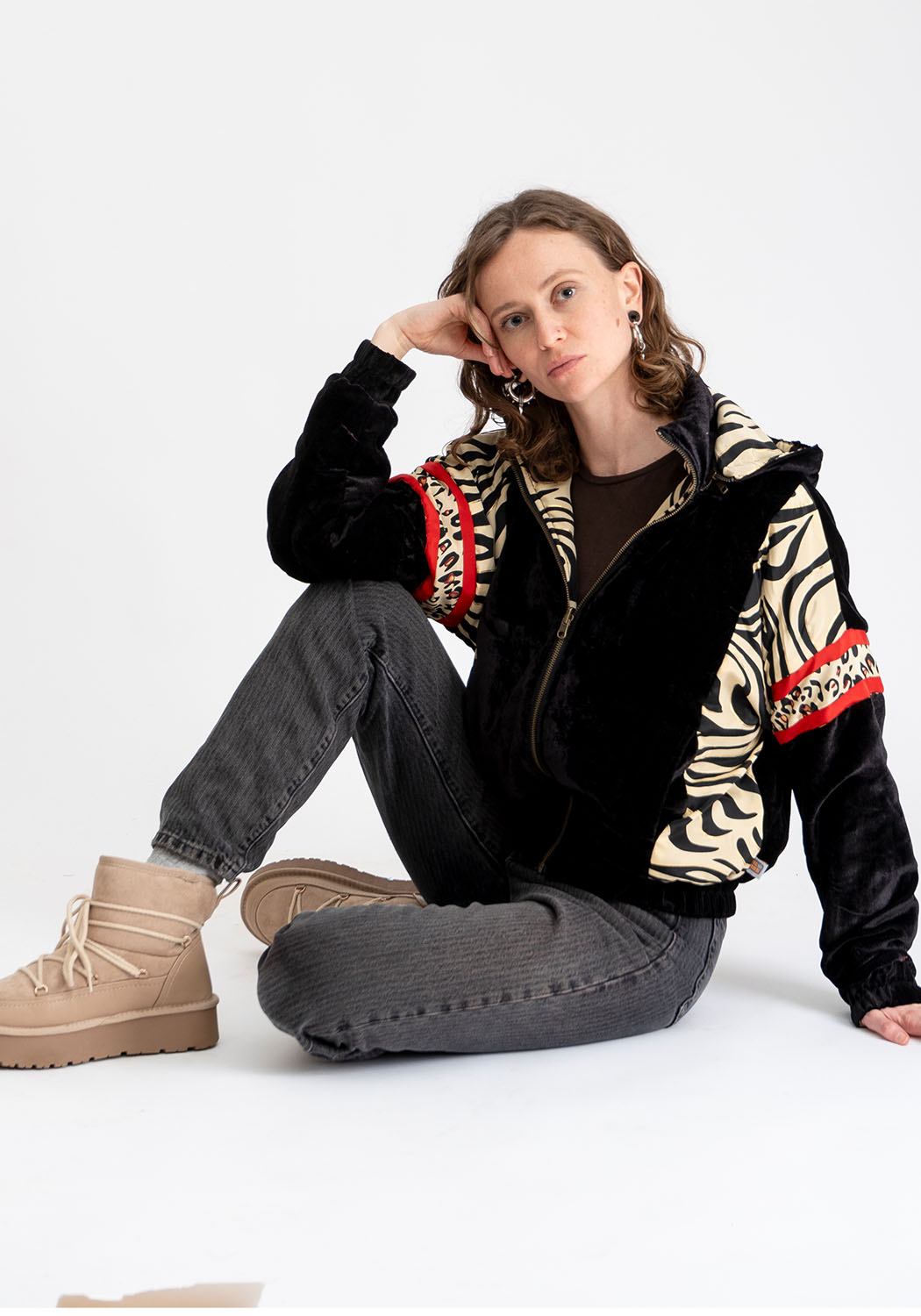 Wendbare Cropped Winterjacke mit Zebra- und Leopardenmuster