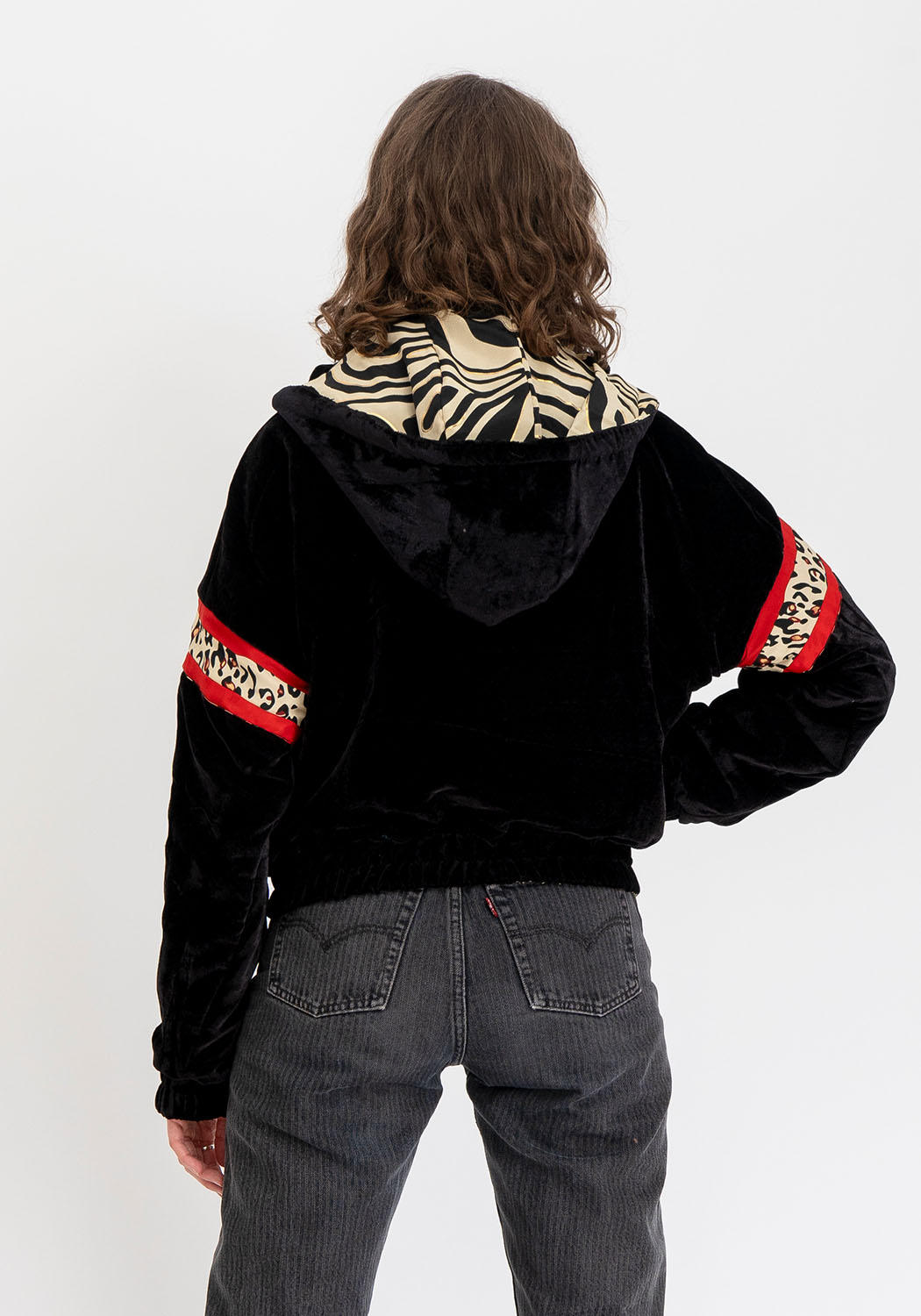 Wendbare Cropped Winterjacke mit Zebra- und Leopardenmuster