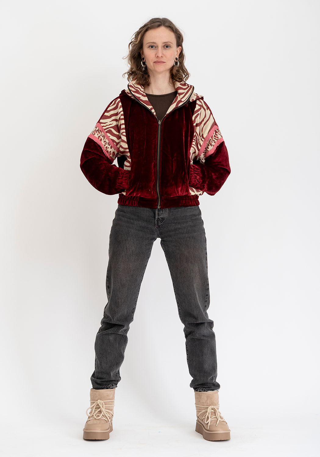 Wendbare Cropped Winterjacke mit Animal Print in Dunkelrot
