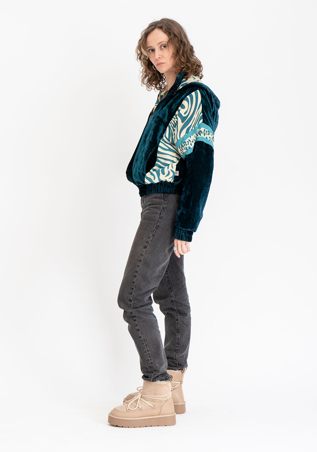 Wendbare Cropped Winterjacke mit Animal Print in Petrol