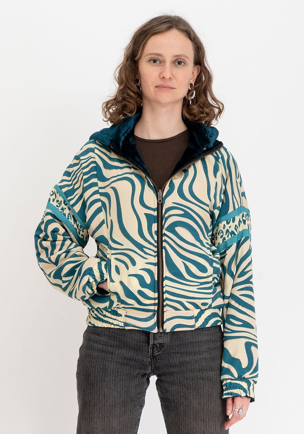 Wendbare Cropped Winterjacke mit Animal Print in Petrol