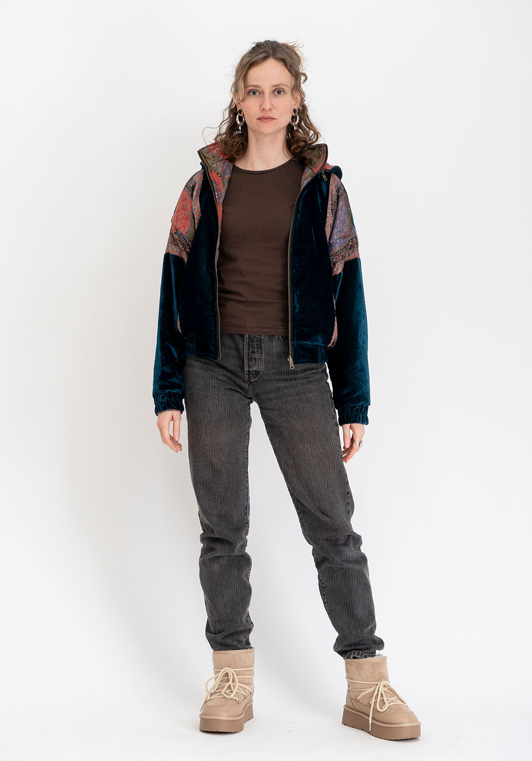 Wendbare Cropped Winterjacke mit Old-Sari-Patch in Petrol