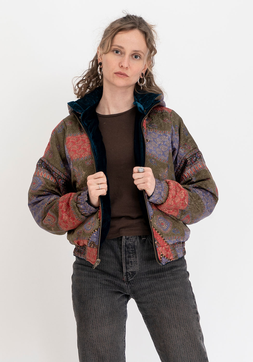 Wendbare Cropped Winterjacke mit Old-Sari-Patch in Petrol