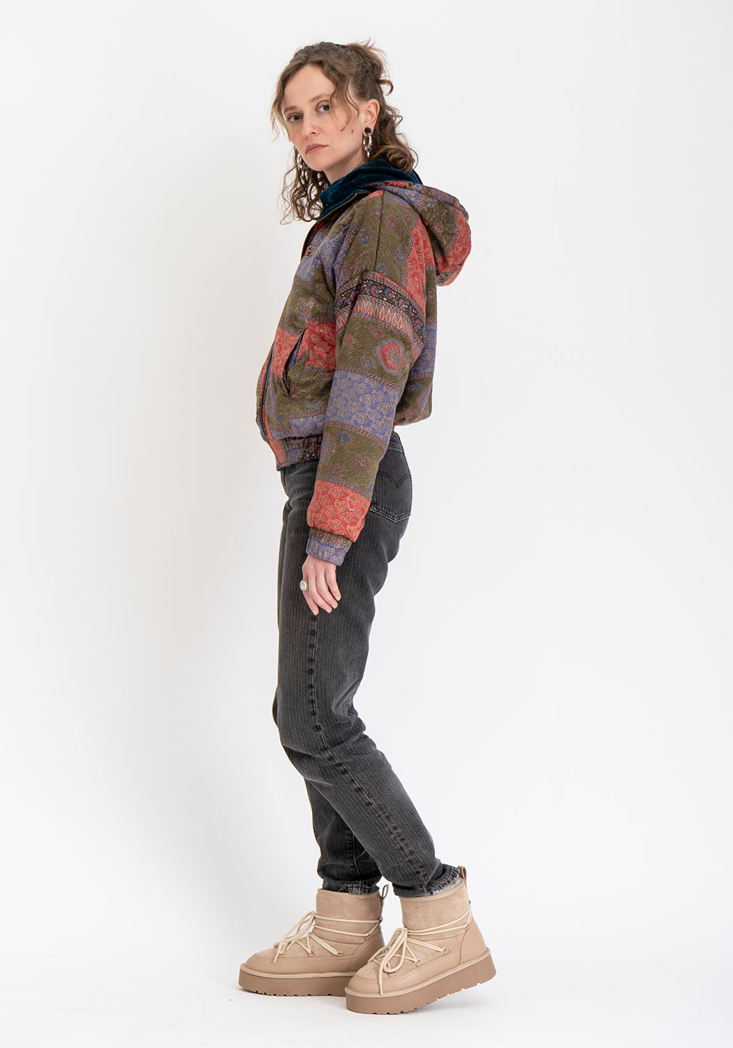 Wendbare Cropped Winterjacke mit Old-Sari-Patch in Petrol