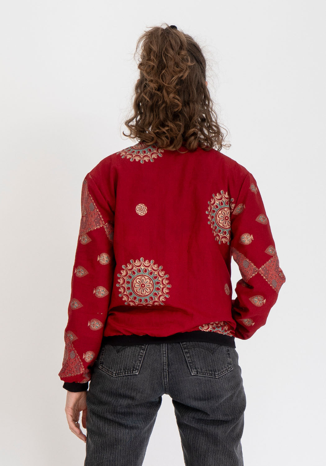 Wendbare 90s Bomberjacke aus Vintage-Sari-Stoff in Petrol und Schwarz