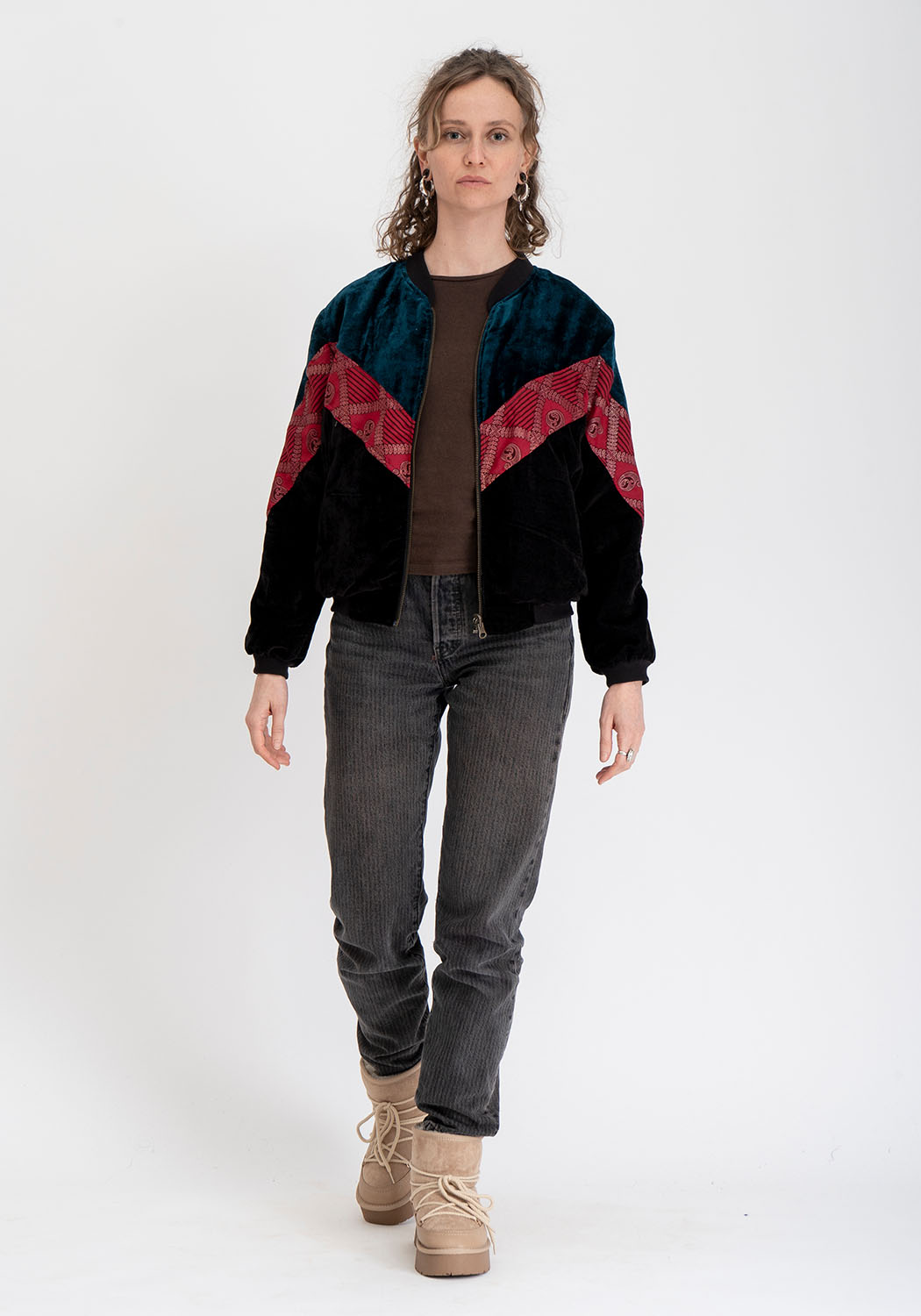Wendbare 90s Bomberjacke in Petrol und Schwarz mit Vintage-Sari-Patch