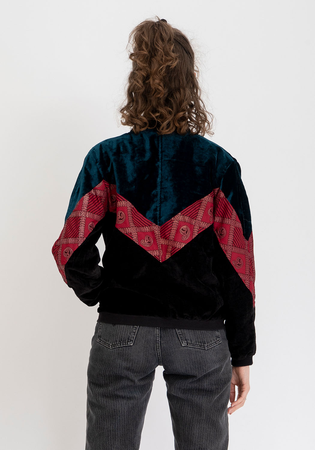 Wendbare 90s Bomberjacke in Petrol und Schwarz mit Vintage-Sari-Patch