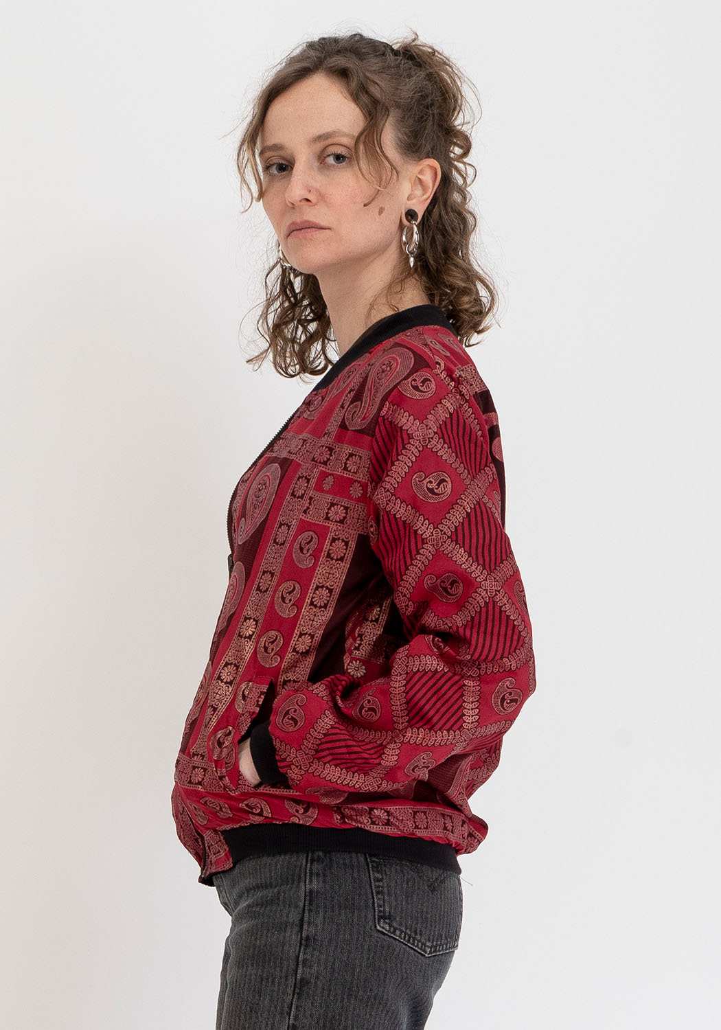 Wendbare 90s Bomberjacke in Petrol und Schwarz mit Vintage-Sari-Patch