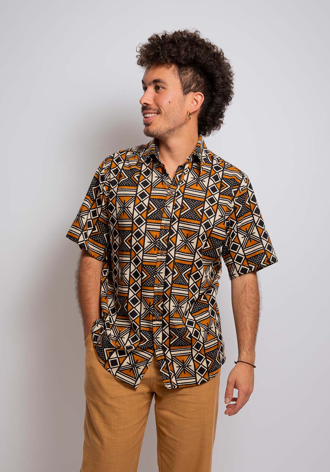 Baumwollehemd mit geometrischem Mosaik-Print in Braun und Beige