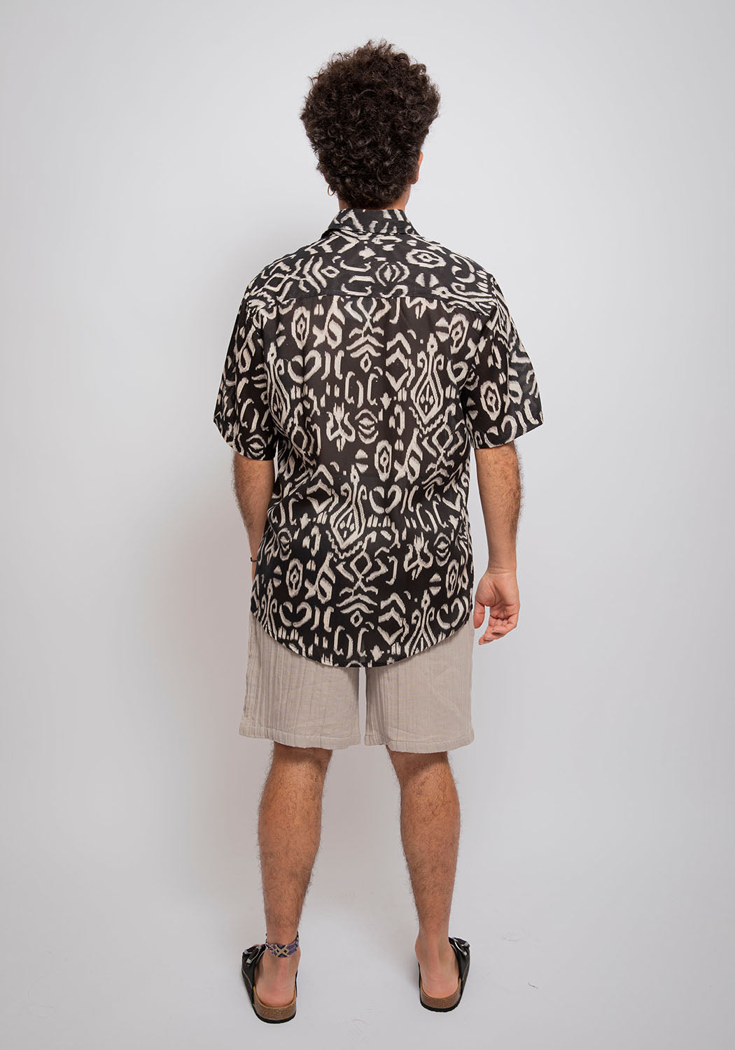 Baumwoll-Sommerhemd mit ethnischem Print in Schwarz