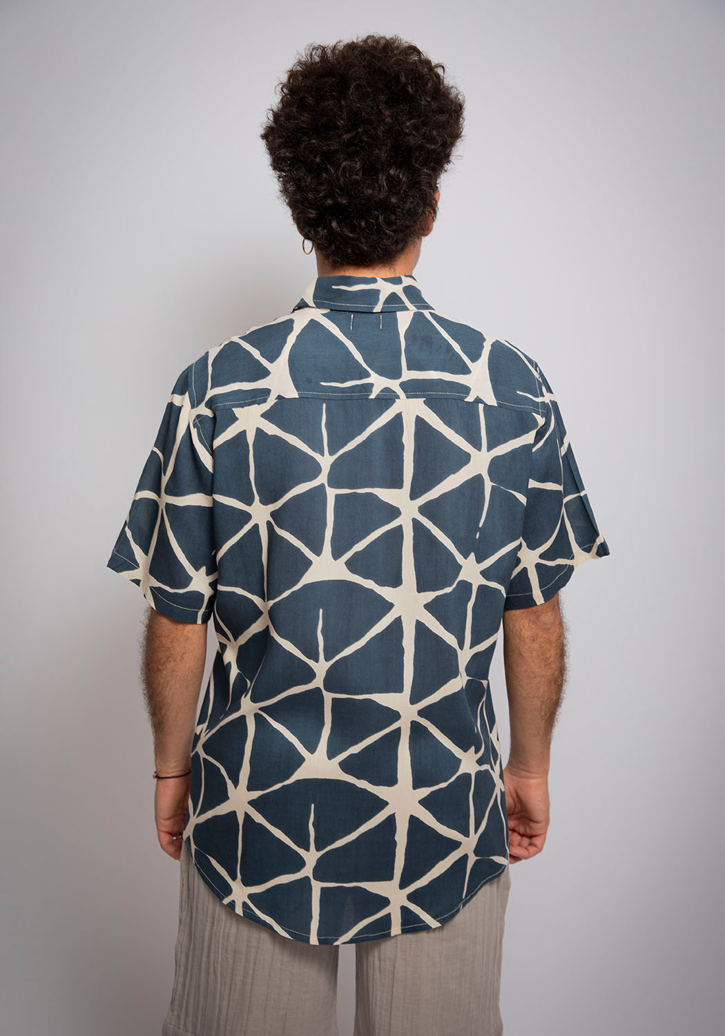 Viskose-Hemd mit geometrischem Print in Blau