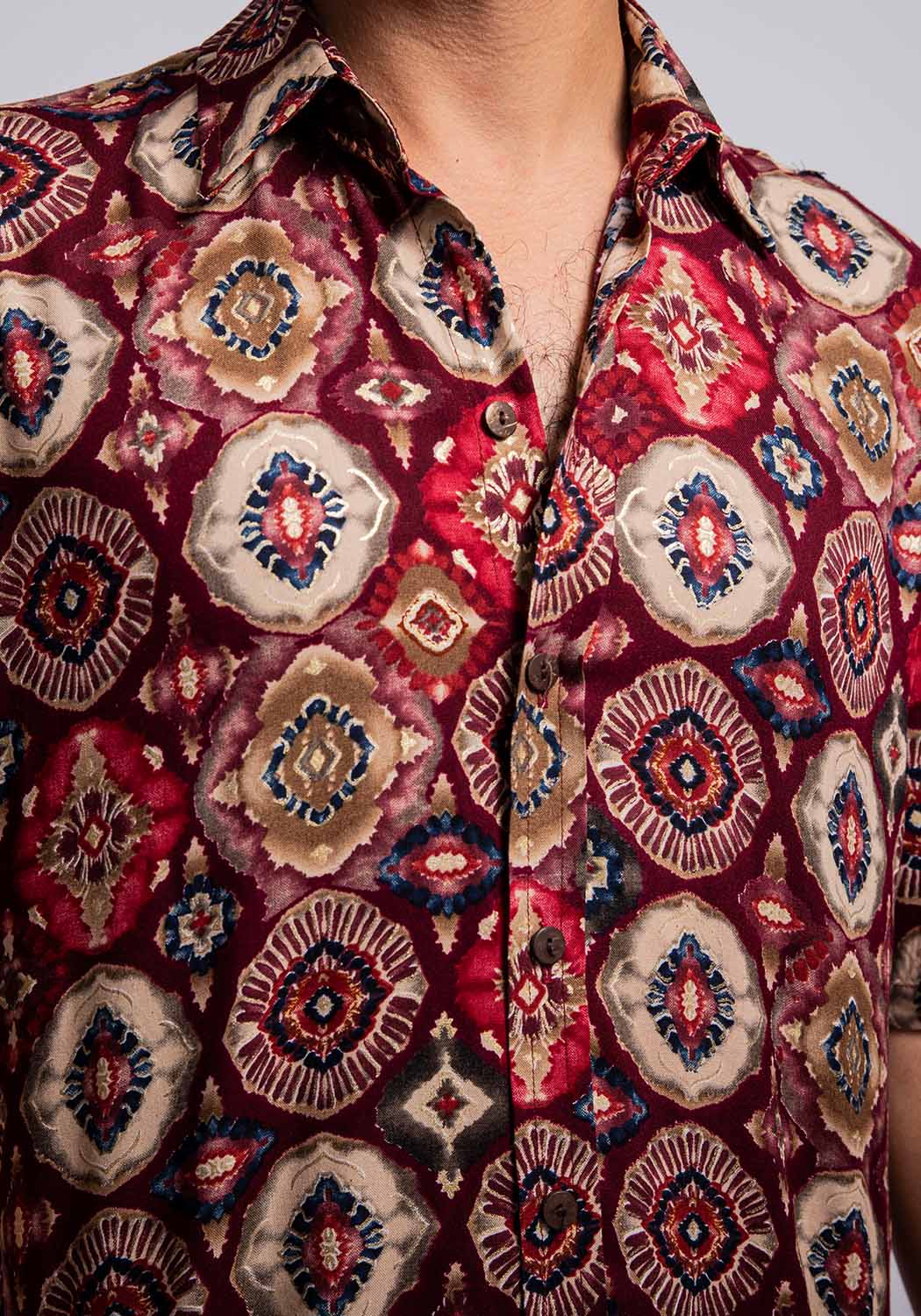 Viskosehemd mit Mandala-Print in Goldrot