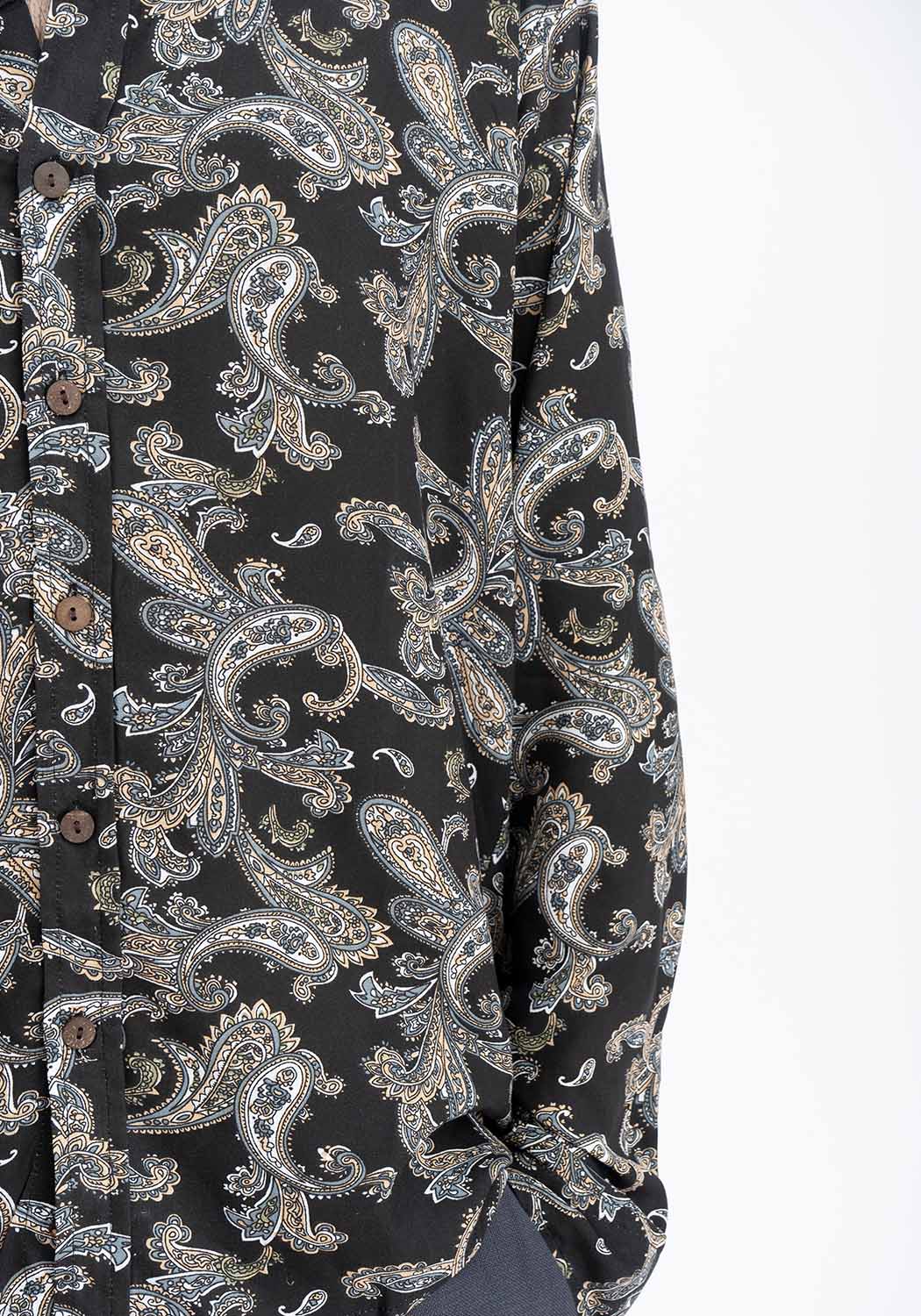 Langarmhemd aus Viskose mit Paisley-Muster in Schwarz