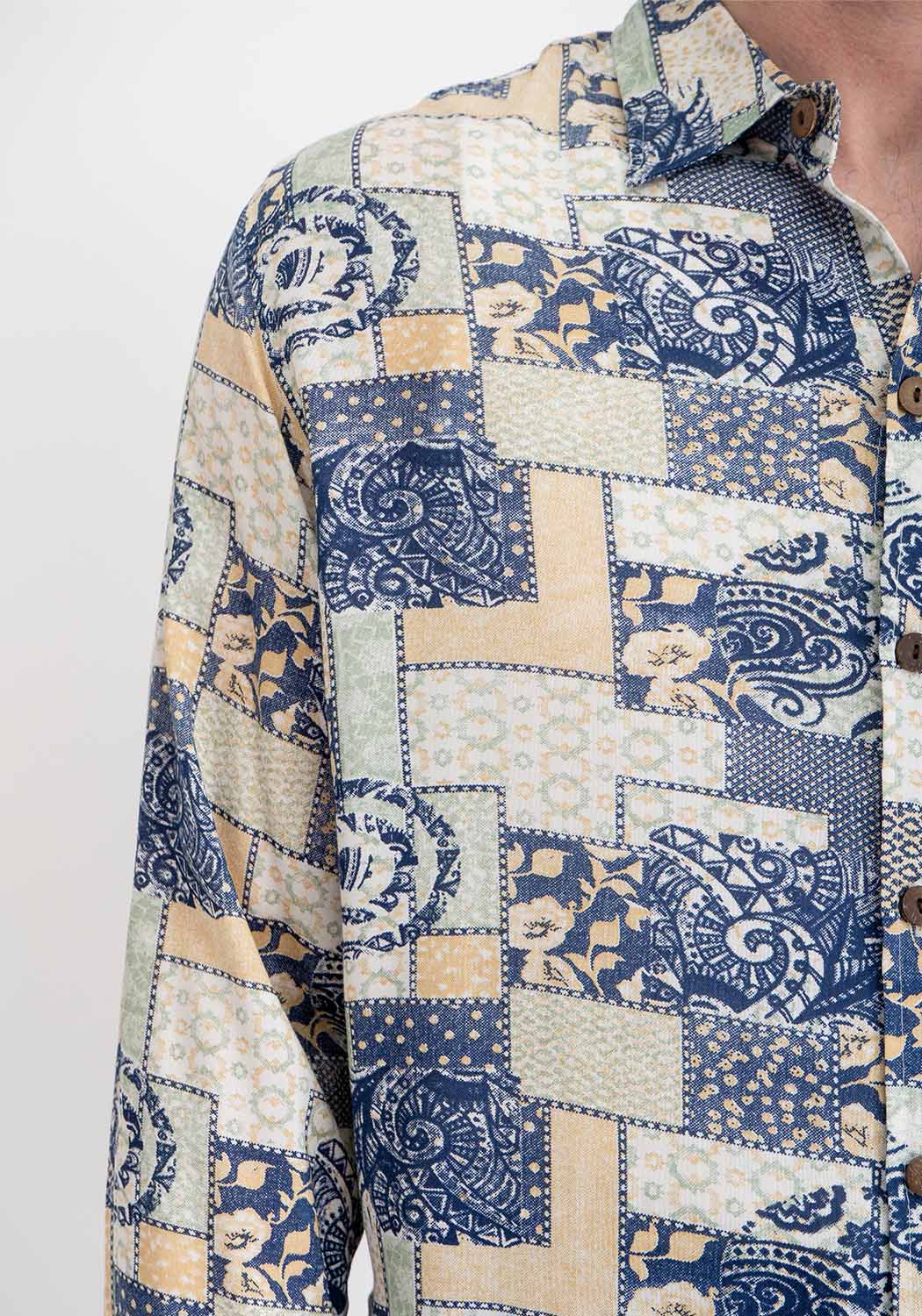 Langarmhemd aus Viskose mit Patchwork-Print in Blau-Gelb