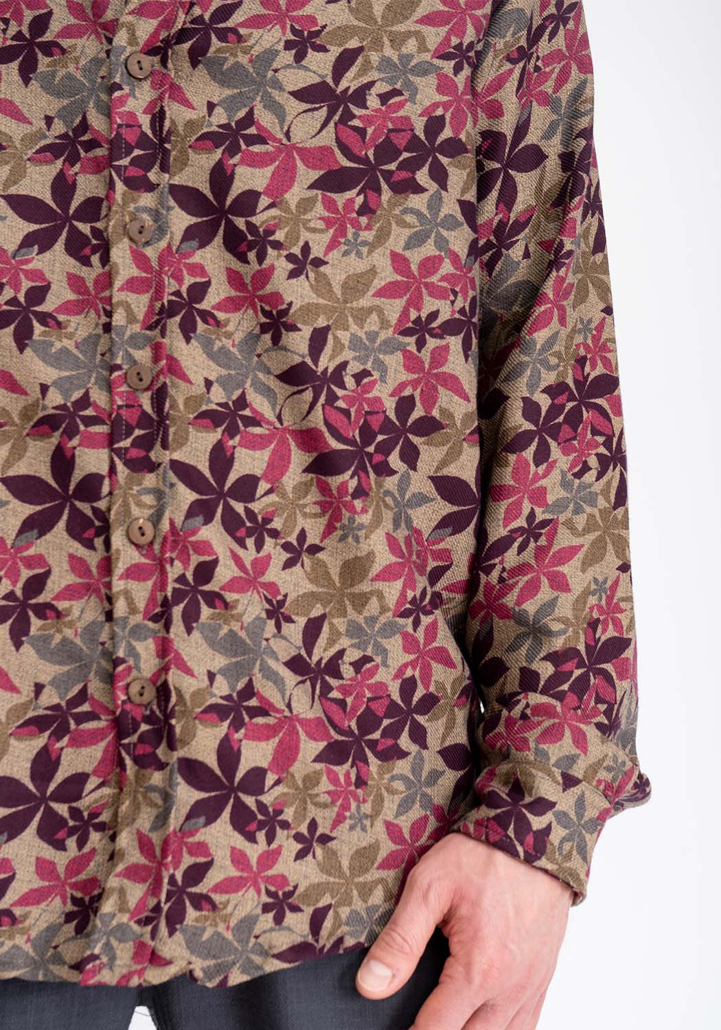 Langarmhemd aus mitteldicker Viskose mit Blumenmuster