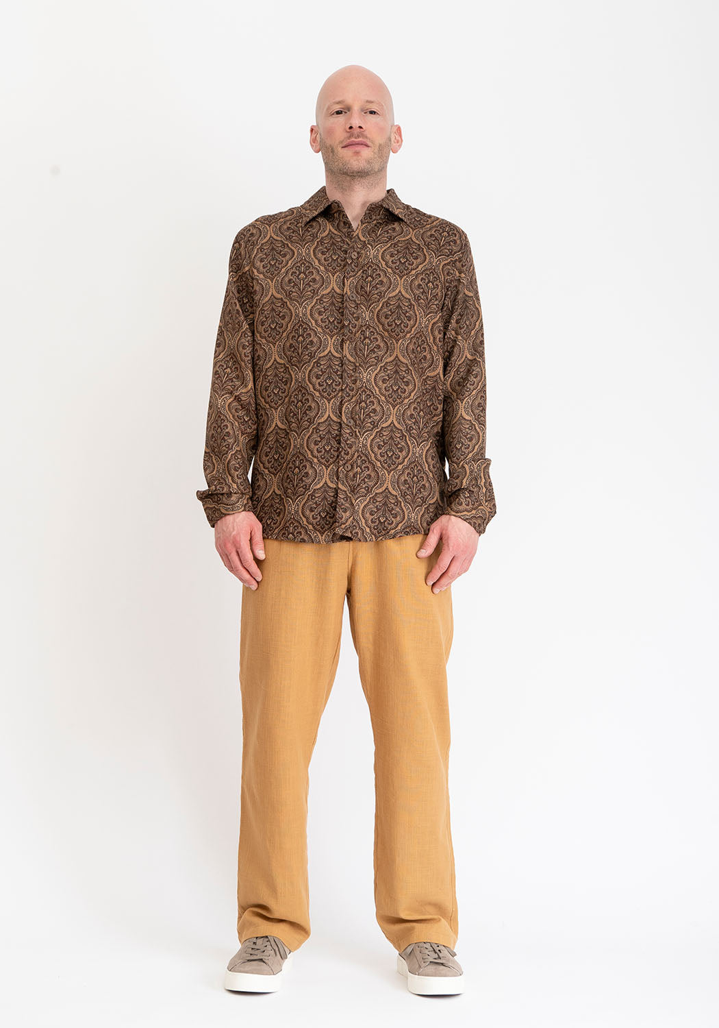 Vintage Langarmhemd aus mitteldicker Viskose mit orientalischem Muster