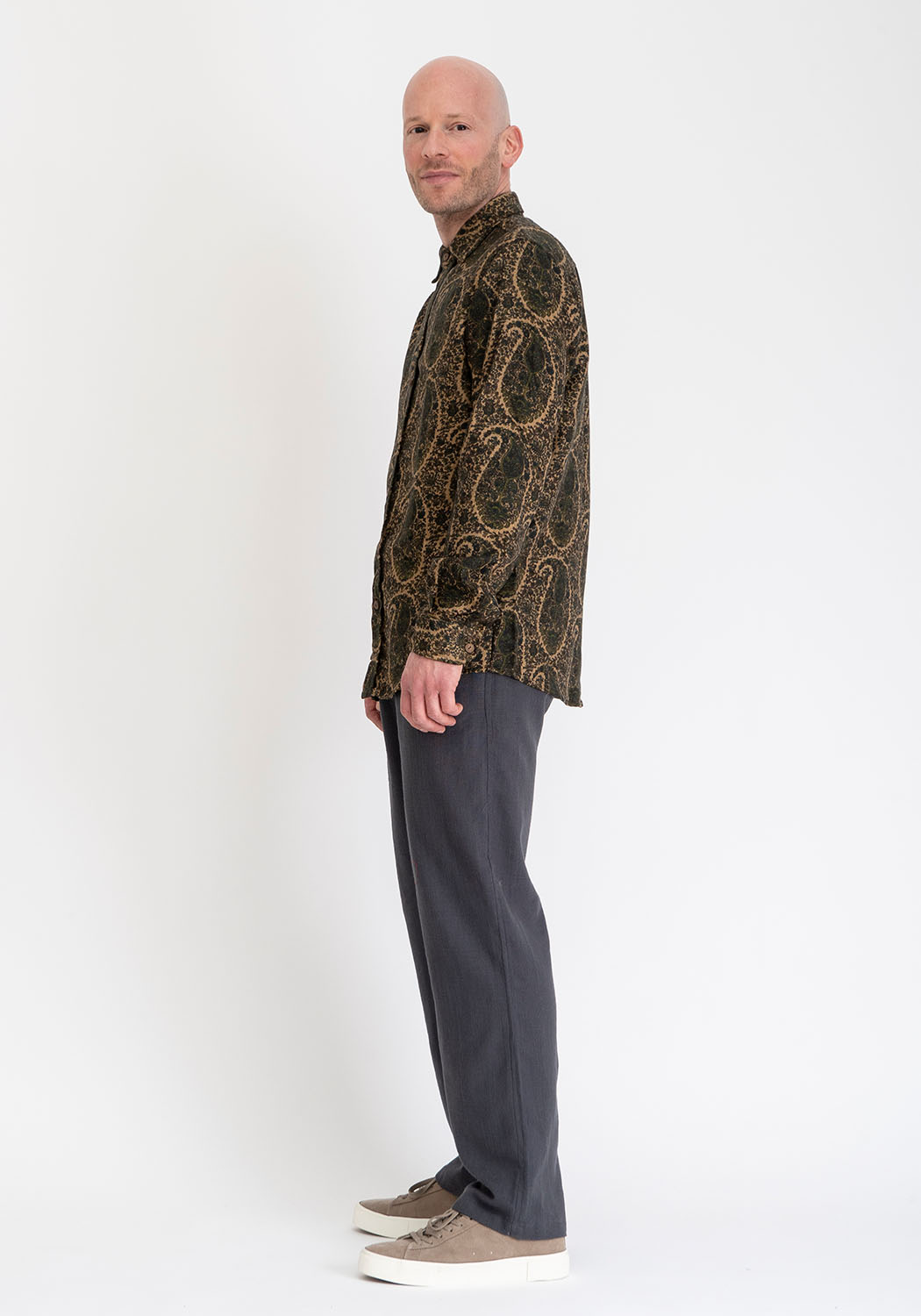 Langarmhemd aus mitteldicker Viskose mit großem Paisley-Muster