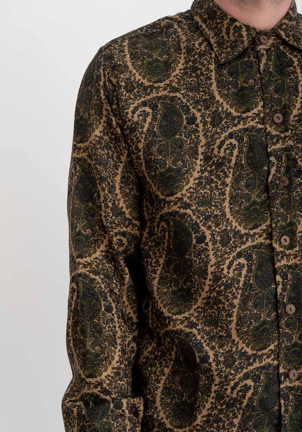 Langarmhemd aus mitteldicker Viskose mit großem Paisley-Muster